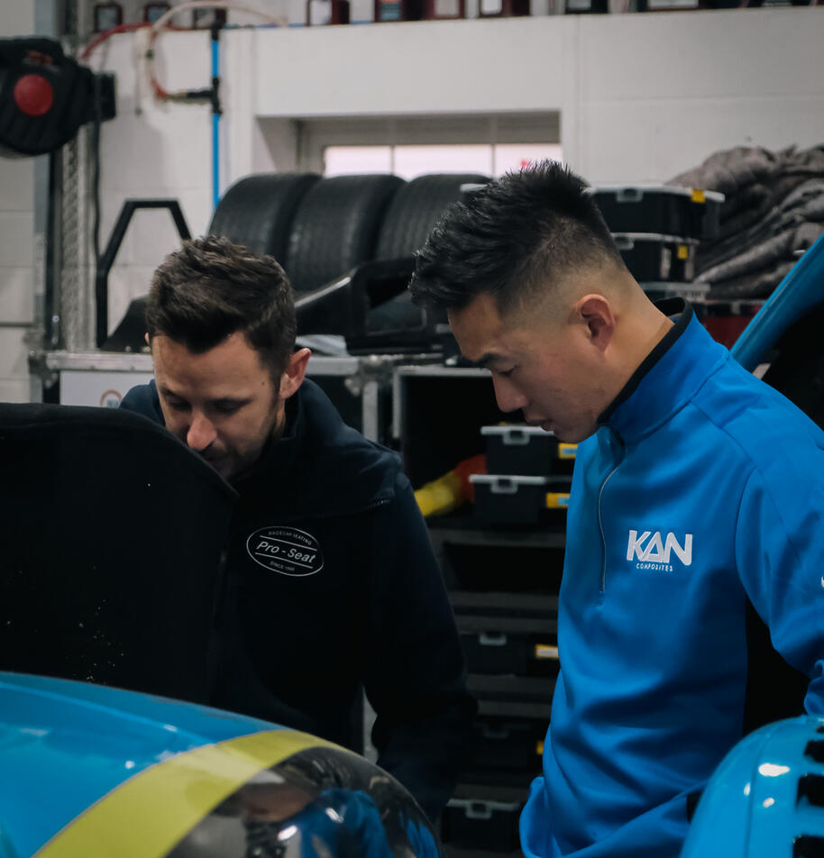 Pro-seat x Kan Composites